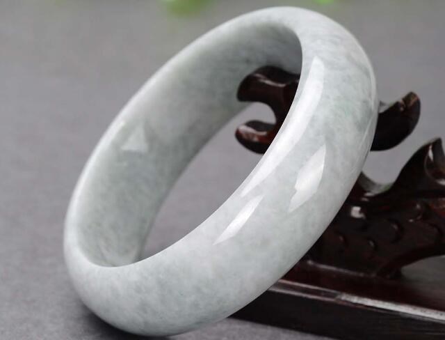 糯种翡翠手镯a货的鉴别方法,翡翠没有损伤的情况下完美的鉴别