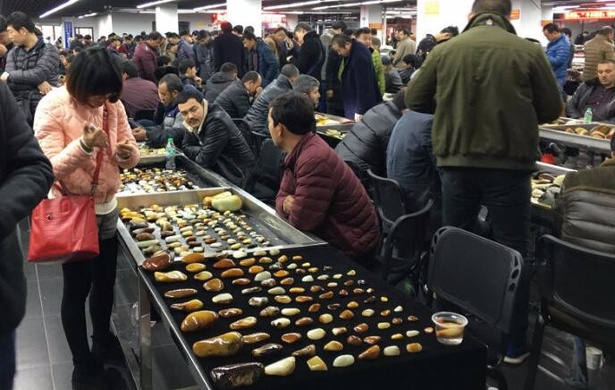 玉石市场是学习交流的好地方