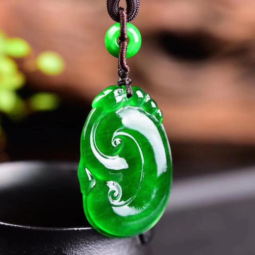 翠友们知道翡翠如意的寓意吗?如意如意随我心意!
