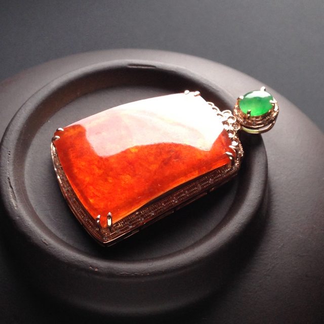 糯冰种红翡无事牌 缅甸天然翡翠挂件 裸石尺寸27-17-3毫米 连金尺寸37