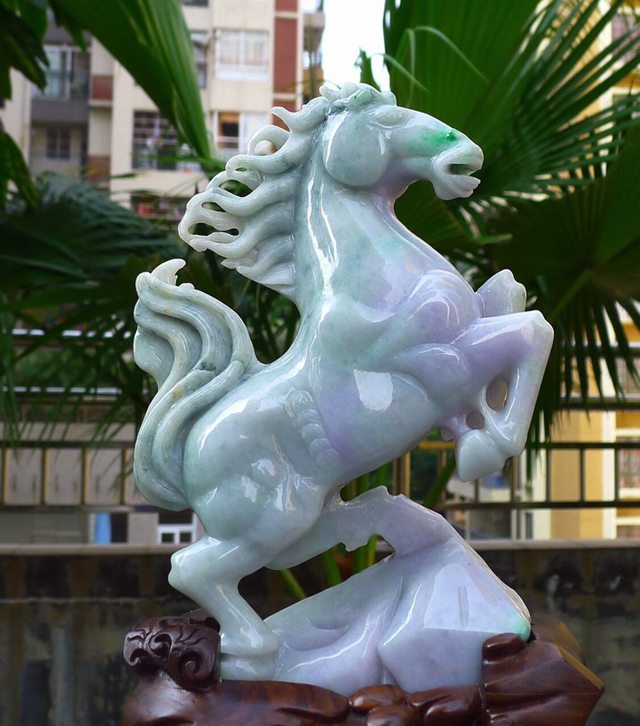 精美春带彩 八方来财翡翠马摆件 尺寸330.210.120