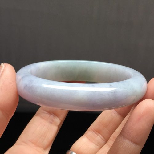 56糯冰春带彩完美翡翠手镯