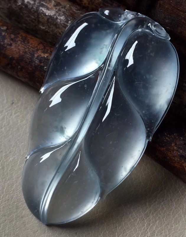 玻璃种叶子 翡翠挂件 尺寸41.2/23.8/6