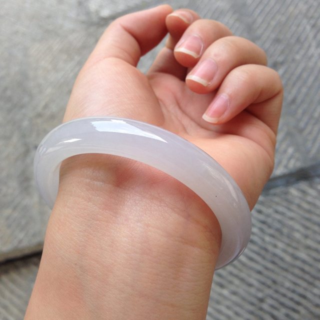 57圈口 冰种浅粉色翡翠平安镯