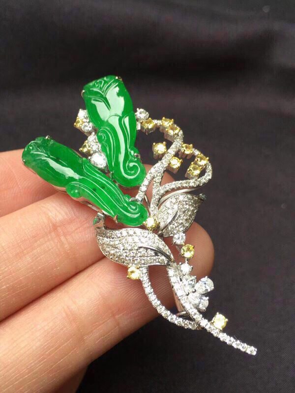 冰种满绿玫瑰花翡翠胸针