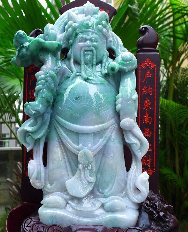 细糯飘花财神翡翠摆件