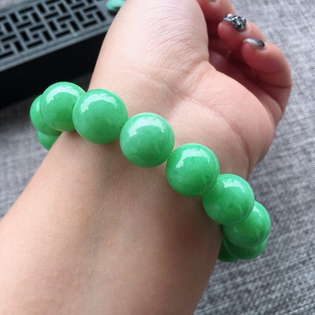 冰糯种满阳绿翡翠圆珠手链